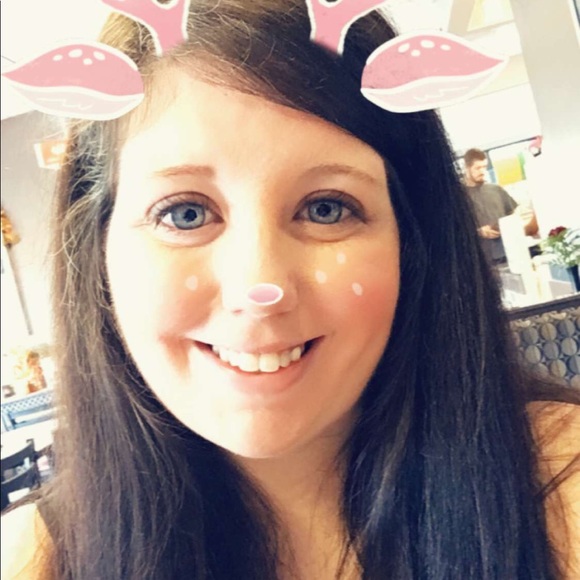 Meet your Posher, Michelle - Picture 1 of 1